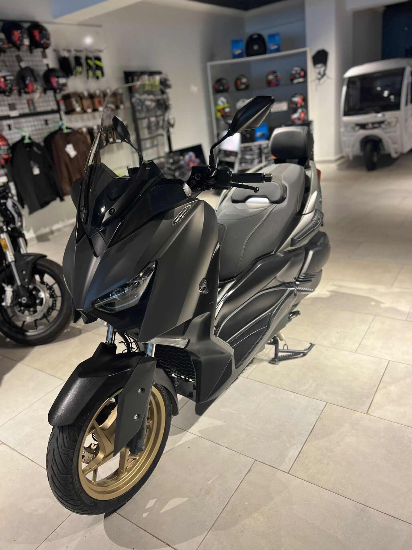 YAMAHA XMAX 250 TECH MAX